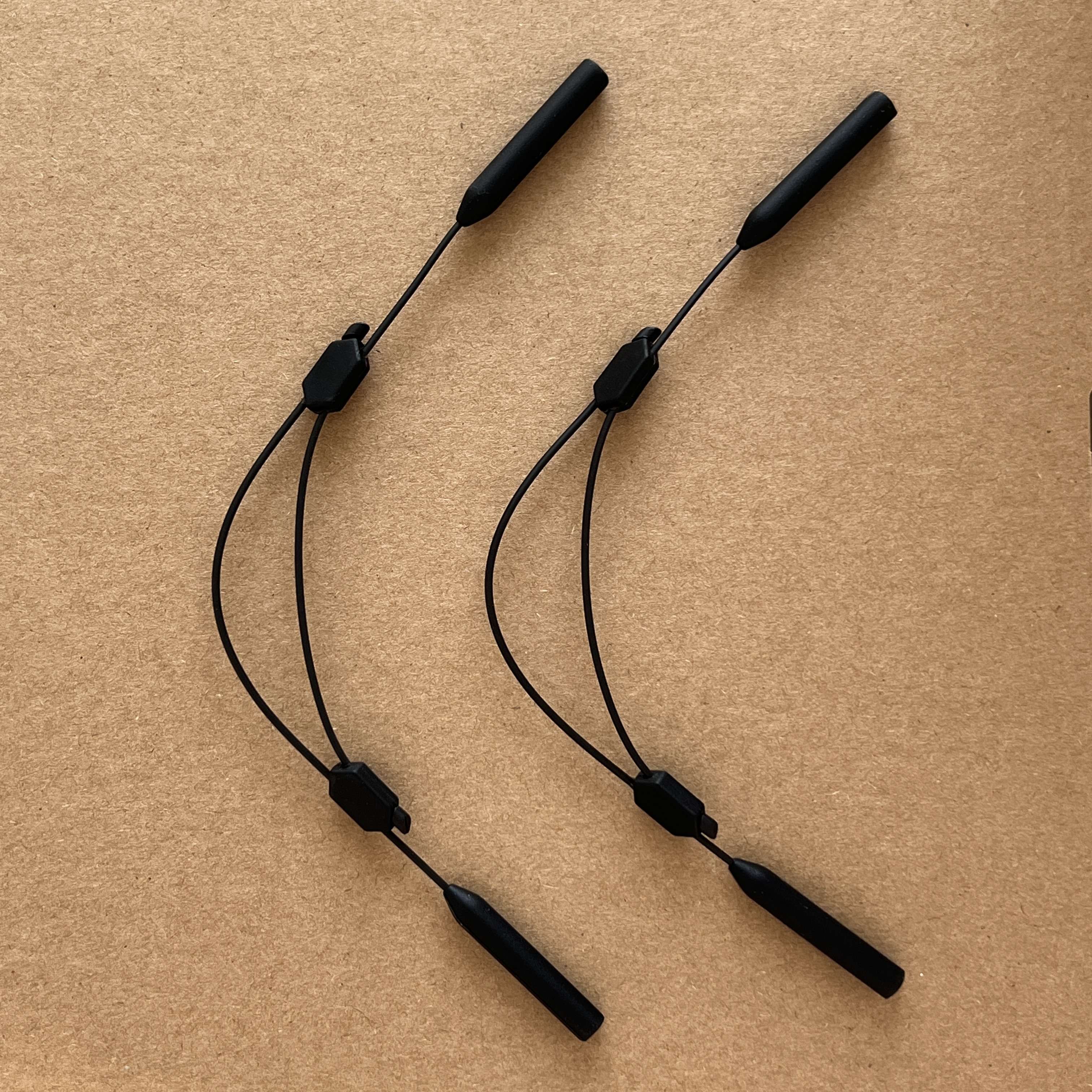 Adjustable Sunglasses Holder S - Sunglass Retainer Cord recensione e prezzo
