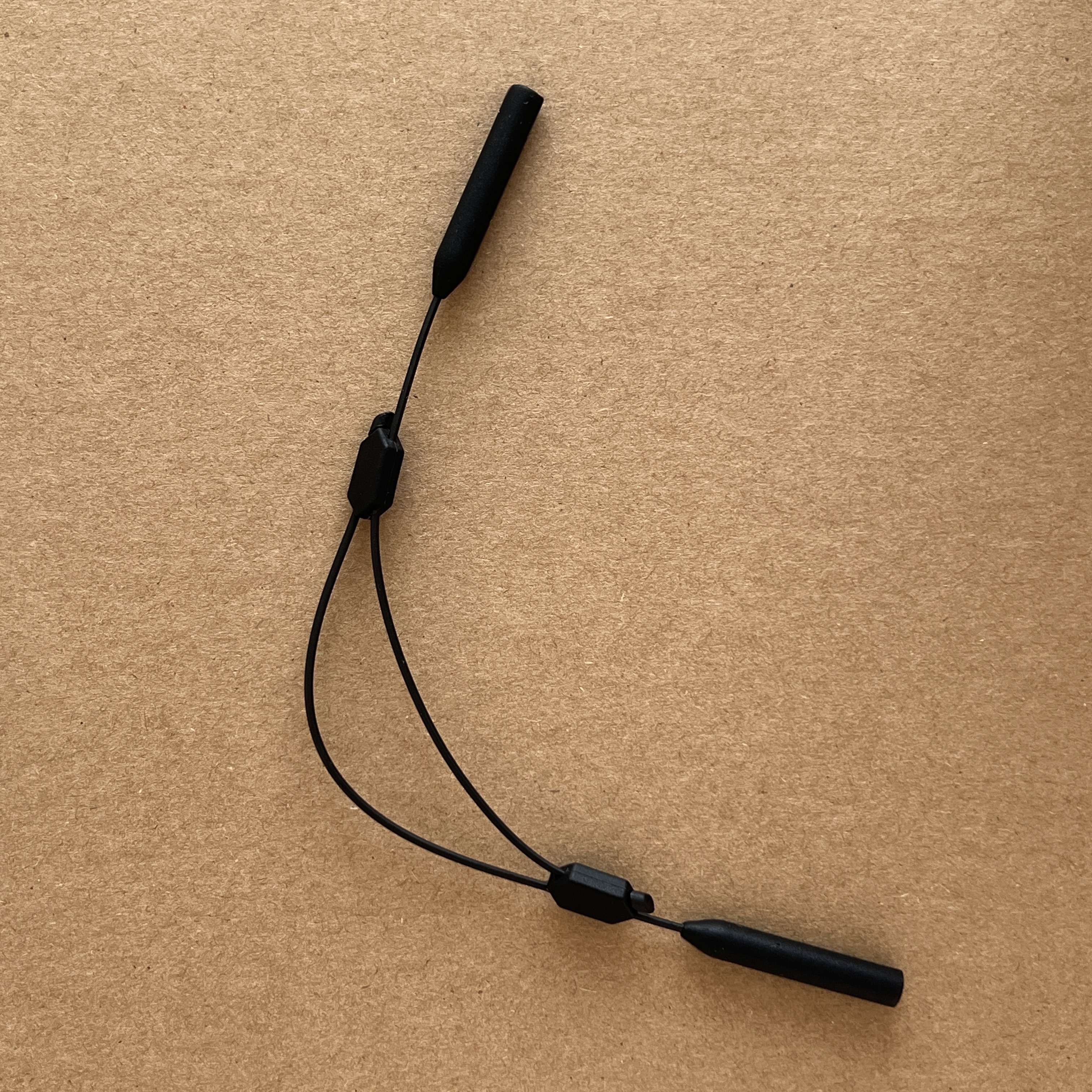 Adjustable Sunglasses Holder S - Sunglass Retainer Cord recensione e prezzo
