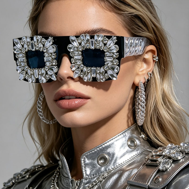 Exaggerated Bling Rhinestone S - Sunglass Retainer Cord recensione e prezzo